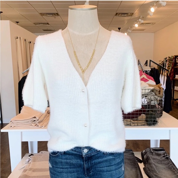 Sadie & Sage Fuzzy Pearl Button Cardigan/Top Size Small - Picture 2 of 8